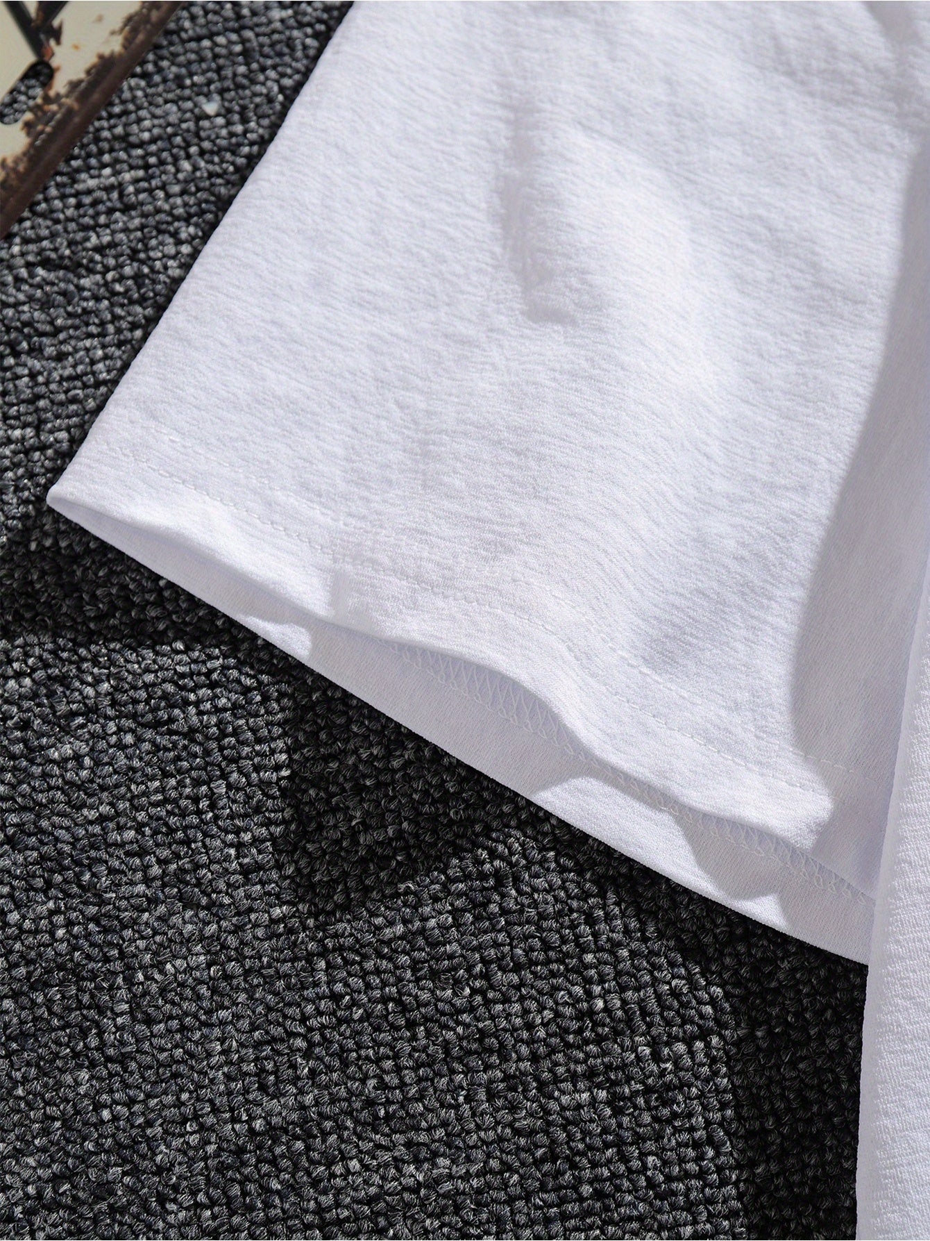 Men’s White Printed T-Shirt – Loose Fit, Trendy Streetwear for Summer