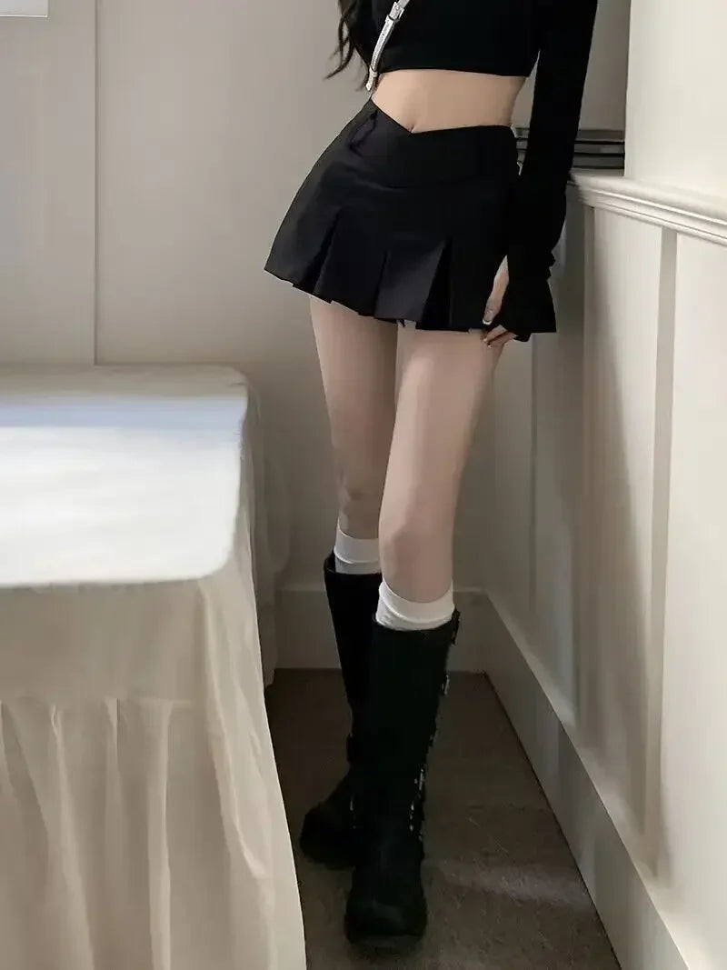 Women’s Retro V-Waist Pleated Mini Skirt – Summer Casual Streetwear, Sexy & Stylish High-Waist Short Skirt for Girls and Ladies