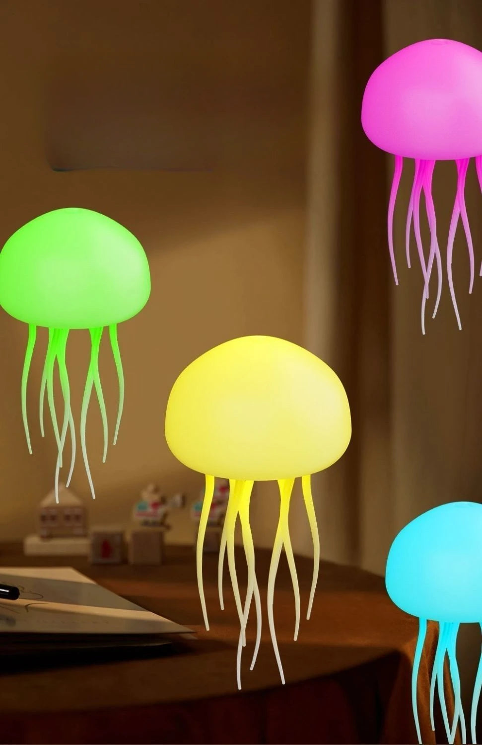Creative Jellyfish Night Light with Voice & Motion Sensor – Hanging Ambient Lamp for Bedroom Decor & Gifts