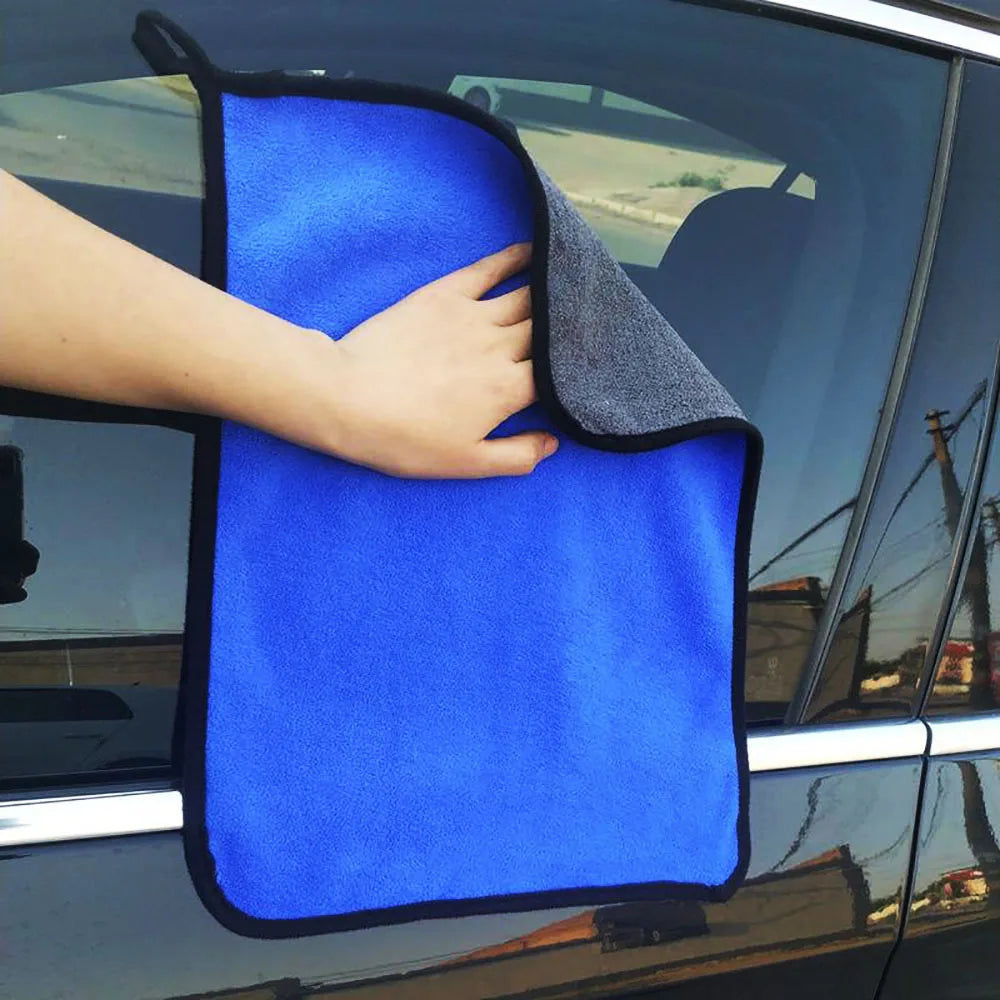 Quick-dry microfiber car towel, 30x40cm, soft and highly absorbent cleaning cloth, perfect for auto detailing and car care.