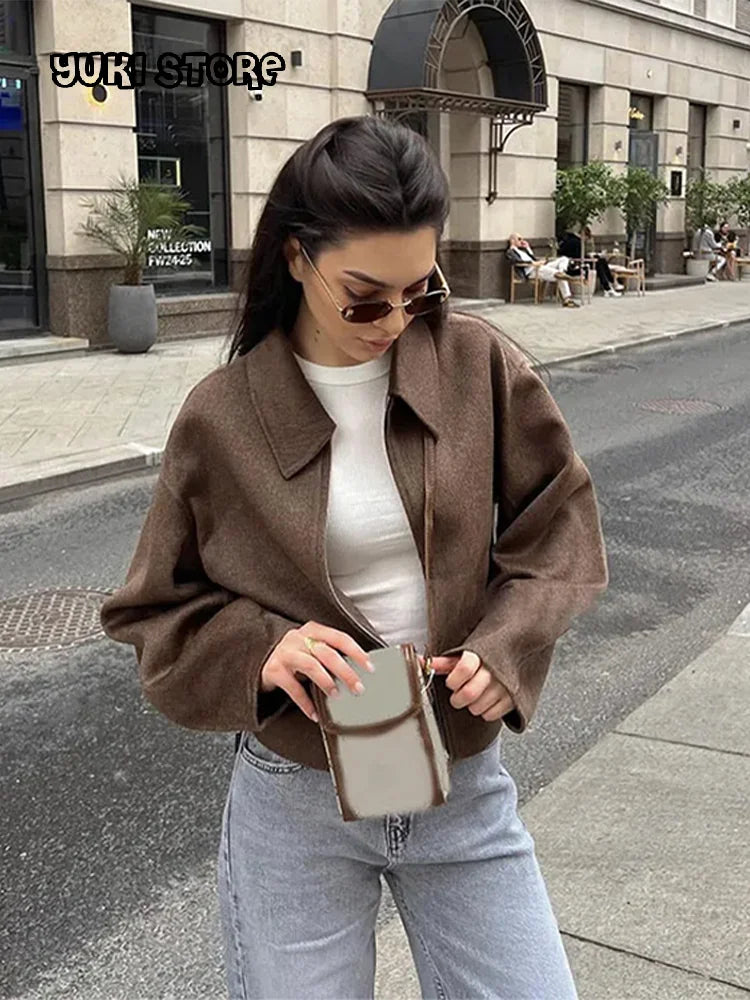 Women's Vintage Short Wool Blend Coat – Casual Zipper Jacket with Lapel Collar, Long Sleeves, Cozy Autumn 2024 Streetwear