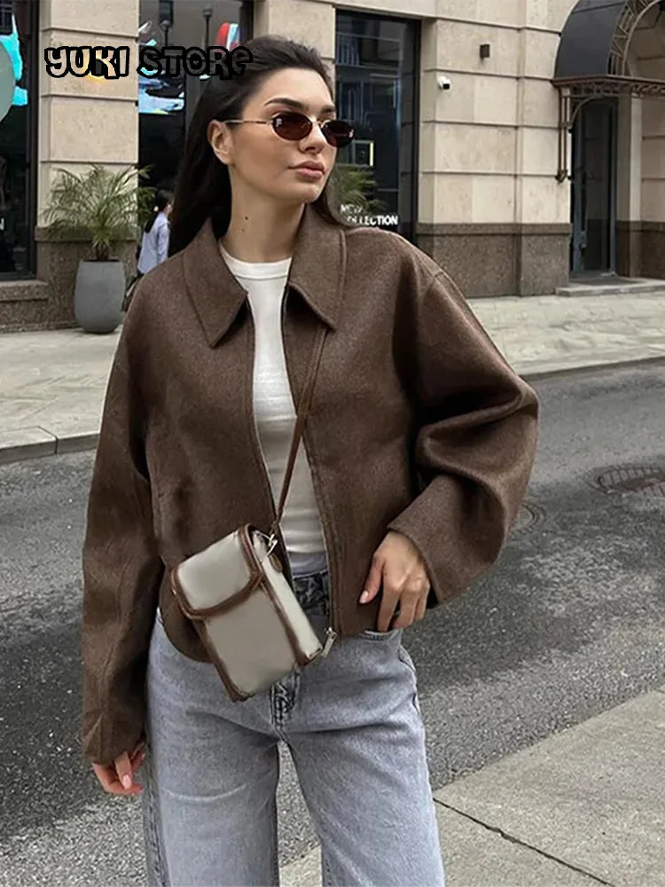 Women's Vintage Short Wool Blend Coat – Casual Zipper Jacket with Lapel Collar, Long Sleeves, Cozy Autumn 2024 Streetwear