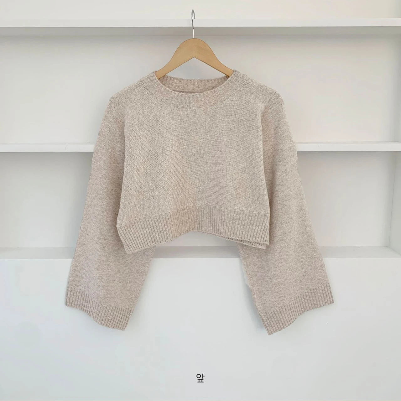 Chic Loose Women's Knit Sweater – Cozy Long Sleeve Round Neck Pullover for Autumn & Winter