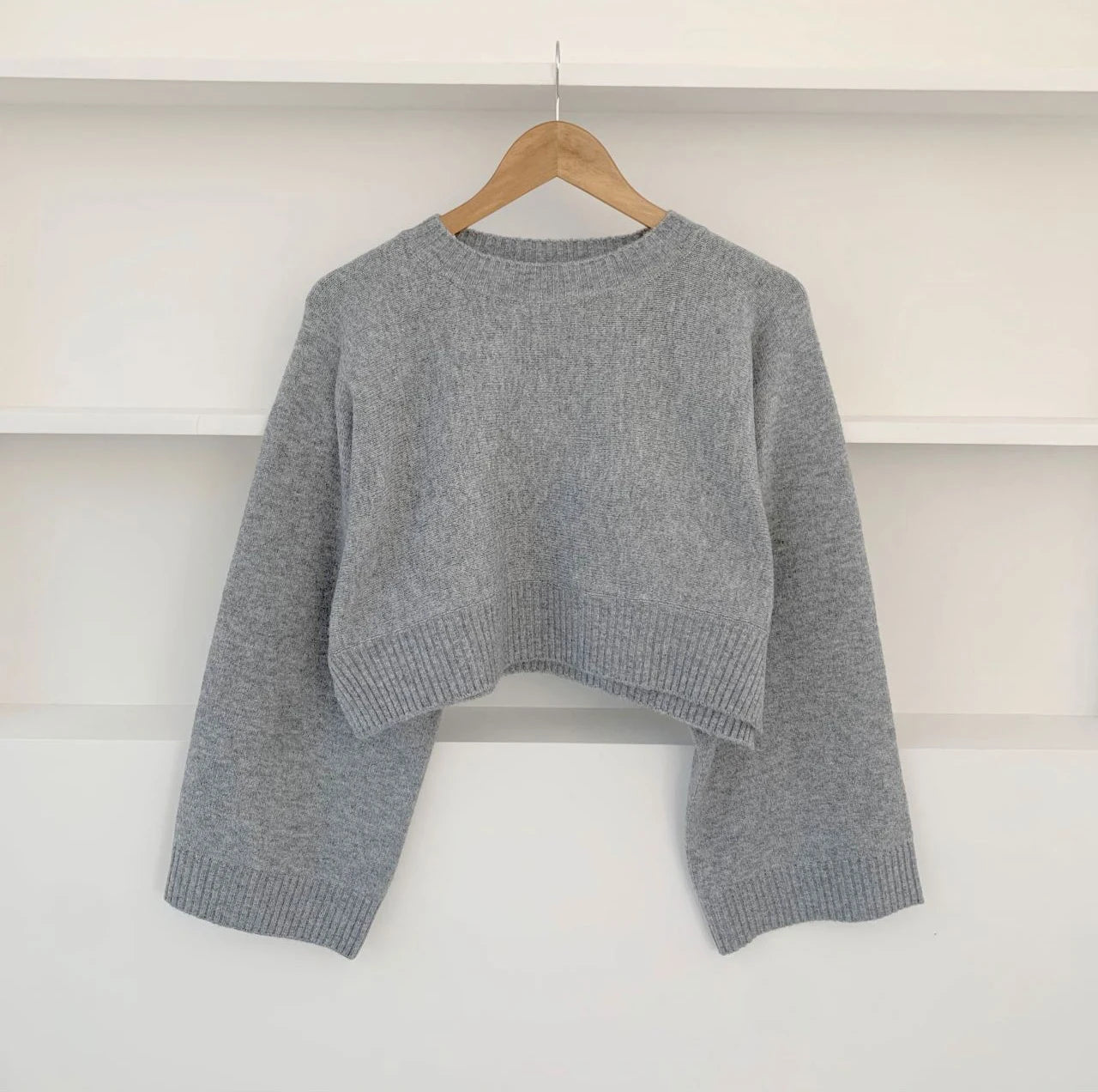 Chic Loose Women's Knit Sweater – Cozy Long Sleeve Round Neck Pullover for Autumn & Winter