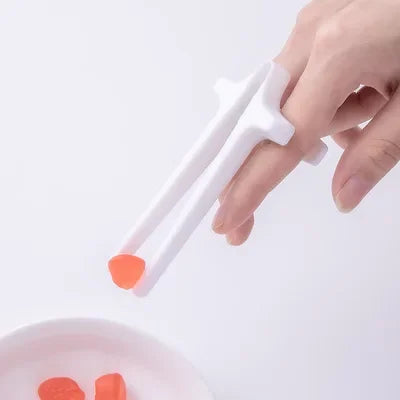 Hands-Free Finger Chopsticks for Snacks – Gaming Chopstick Tool for Eating Chips, Fruits, Sushi Without Mess