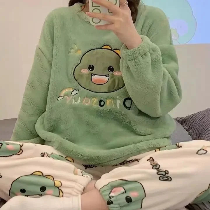 Y2K Hello Kitty Winter Flannel Pajama Set for Women – Cozy Cartoon Loungewear, Loose Fit, Warm Homewear Suit