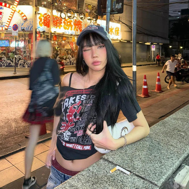 Y2K Off-Shoulder Gothic Crop Tee – Women’s Punk-Inspired Letter Print T-Shirt, Harajuku Aesthetic Grunge Streetwear, Slim Fit Summer Top