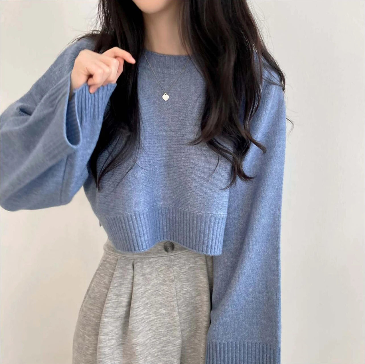 Chic Loose Women's Knit Sweater – Cozy Long Sleeve Round Neck Pullover for Autumn & Winter