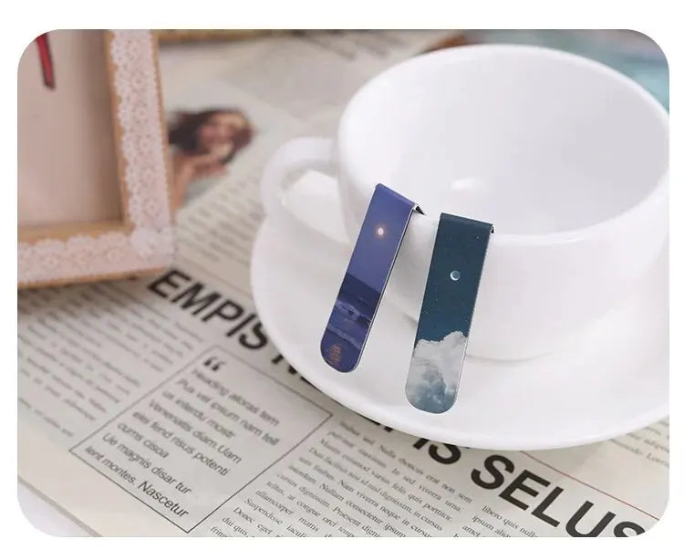 2pcs Magnetic Forest-Themed Bookmarks – Landscape Design for Book Lovers & Readers