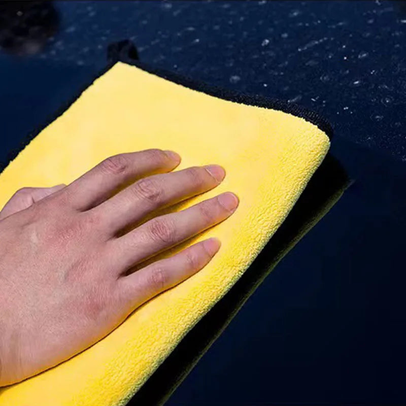 Quick-dry microfiber car towel, 30x40cm, soft and highly absorbent cleaning cloth, perfect for auto detailing and car care.