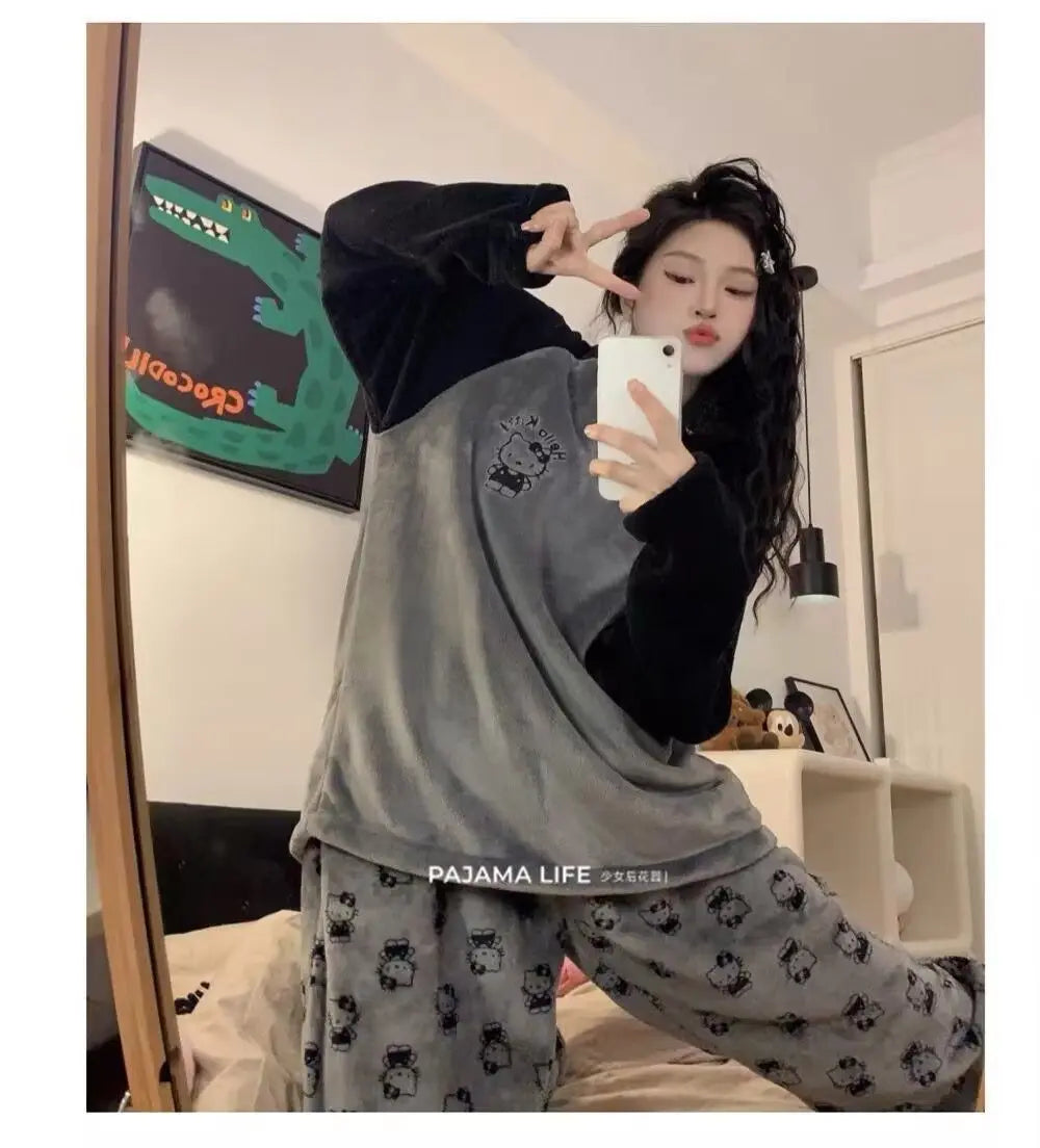 Y2K Hello Kitty Winter Flannel Pajama Set for Women – Cozy Cartoon Loungewear, Loose Fit, Warm Homewear Suit