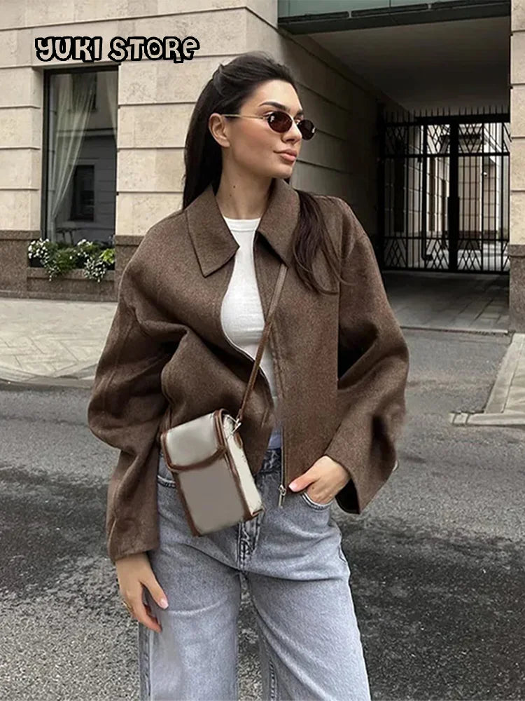 Women's Vintage Short Wool Blend Coat – Casual Zipper Jacket with Lapel Collar, Long Sleeves, Cozy Autumn 2024 Streetwear