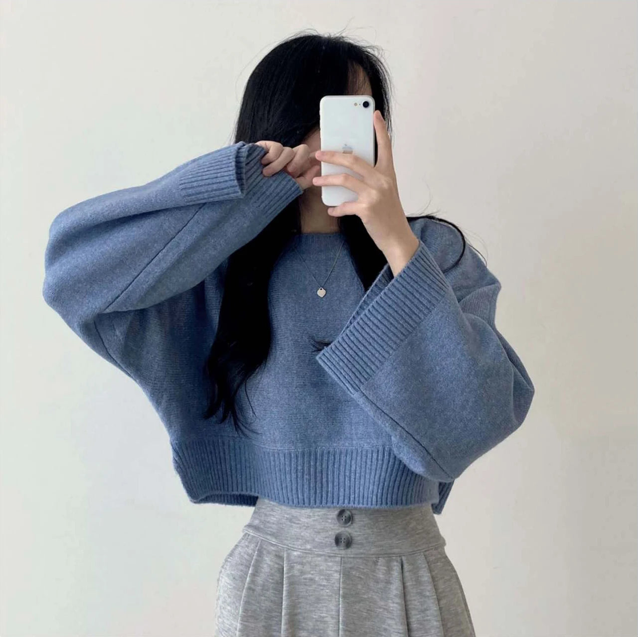 Chic Loose Women's Knit Sweater – Cozy Long Sleeve Round Neck Pullover for Autumn & Winter
