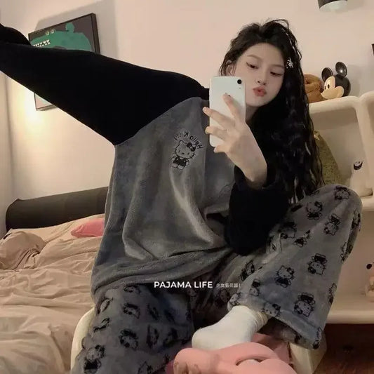 Y2K Hello Kitty Winter Flannel Pajama Set for Women – Cozy Cartoon Loungewear, Loose Fit, Warm Homewear Suit