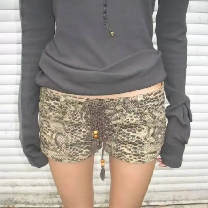 Women's Retro Leopard Print Denim Shorts – Washed Slim Fit Streetwear Y2K Style Summer 2025