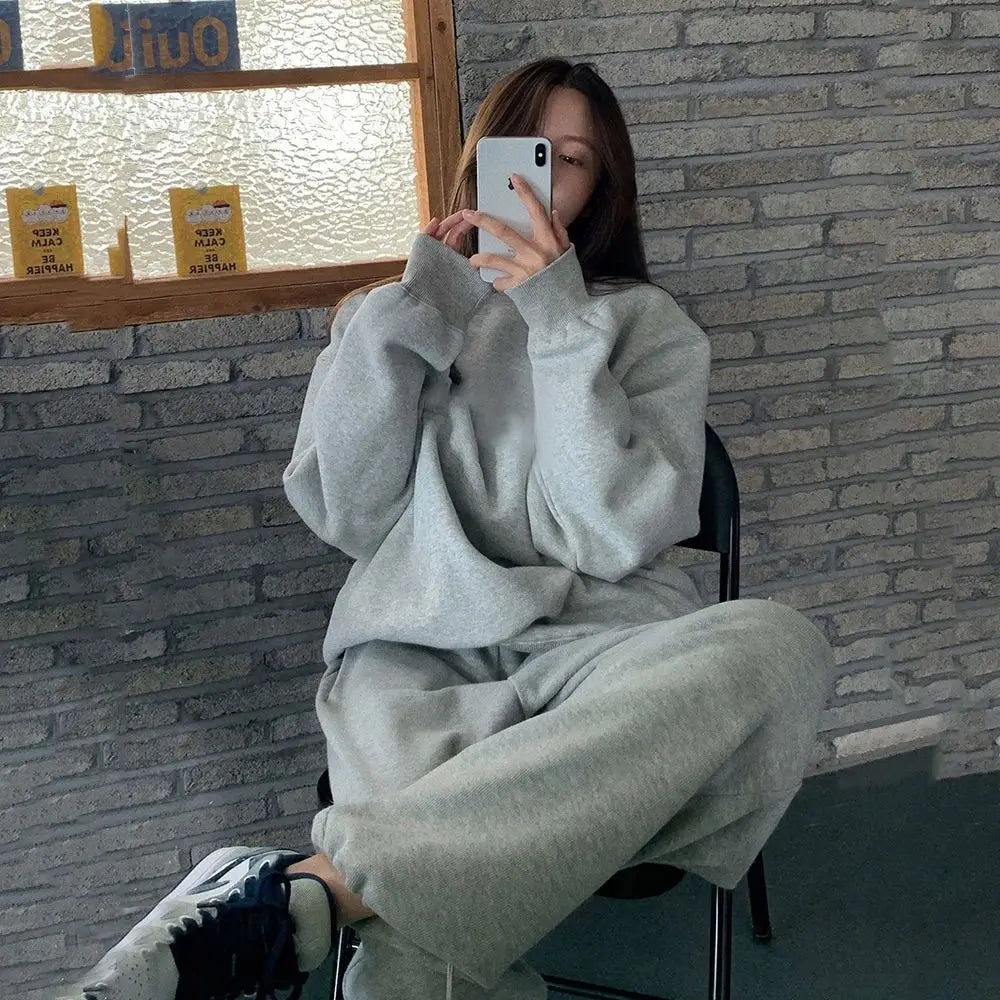 2025 Autumn/Winter Unisex Round Neck Hoodie – Casual Loose Fit Sweatshirt for Couples, Trendy White Pullover