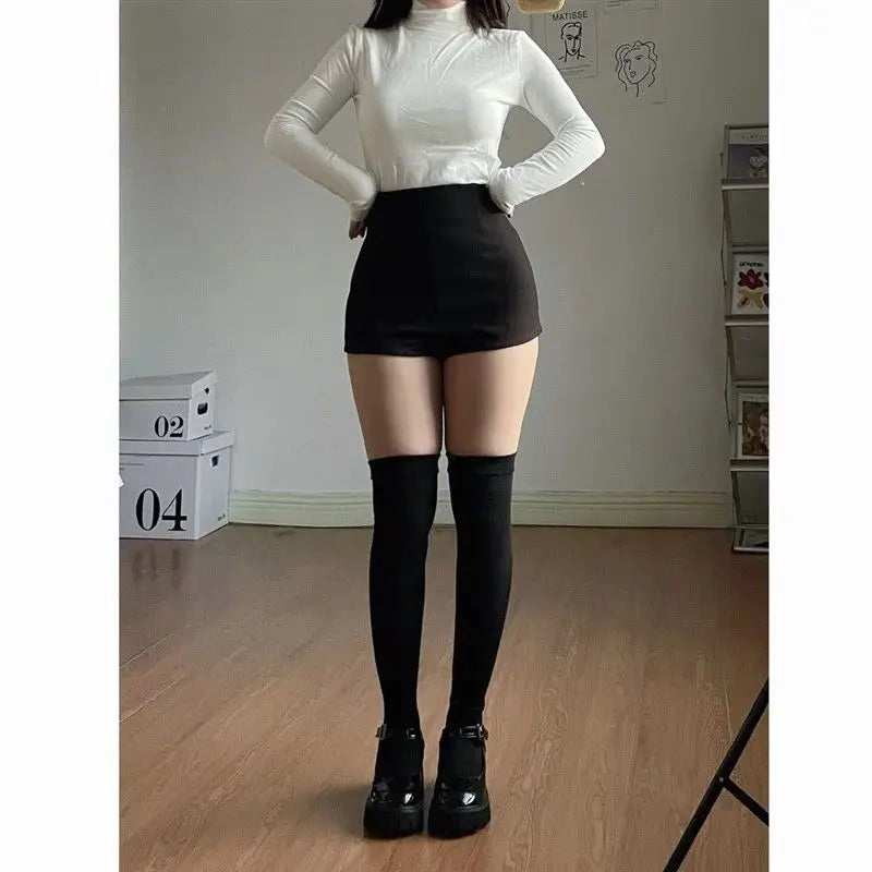 Women's Slim Fit Black Shorts – Korean Streetwear Style, High Elasticity, Clubwear & Casual Fashion for Autumn