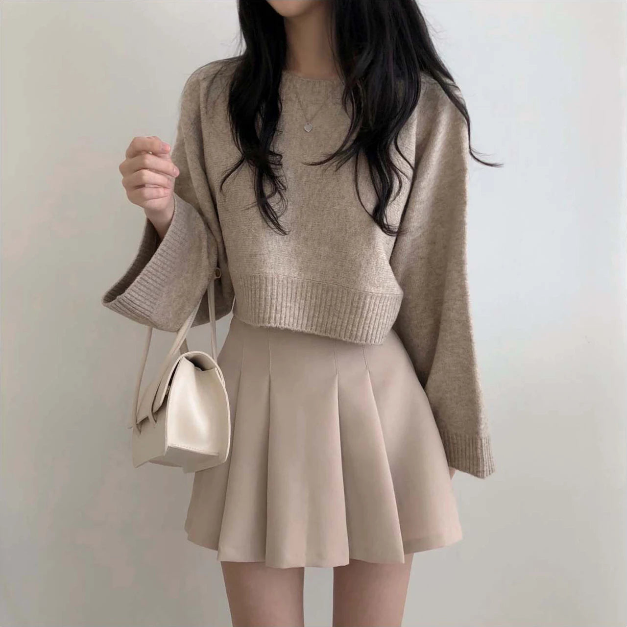 Chic Loose Women's Knit Sweater – Cozy Long Sleeve Round Neck Pullover for Autumn & Winter