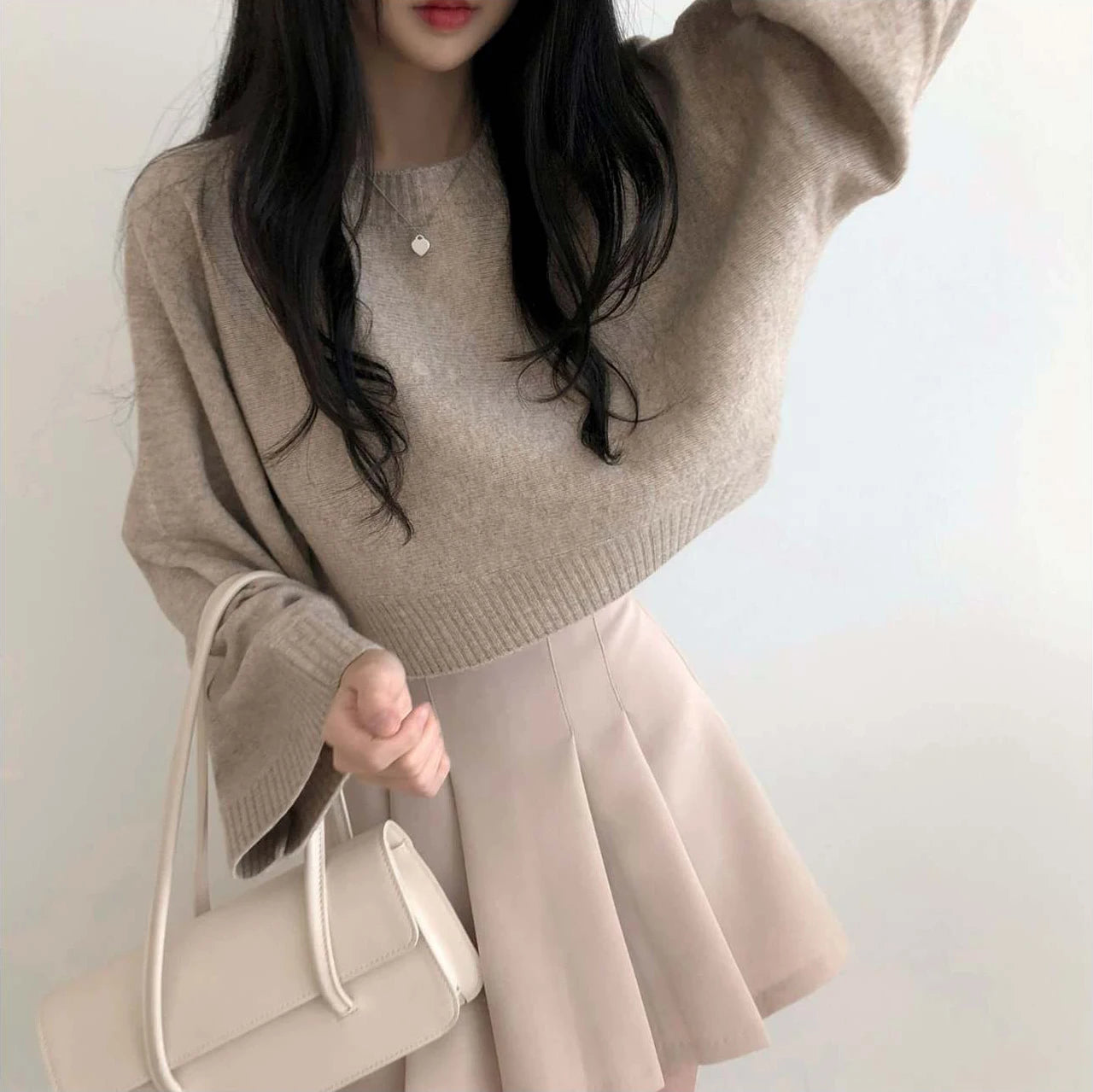 Chic Loose Women's Knit Sweater – Cozy Long Sleeve Round Neck Pullover for Autumn & Winter