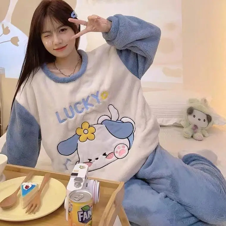 Y2K Hello Kitty Winter Flannel Pajama Set for Women – Cozy Cartoon Loungewear, Loose Fit, Warm Homewear Suit