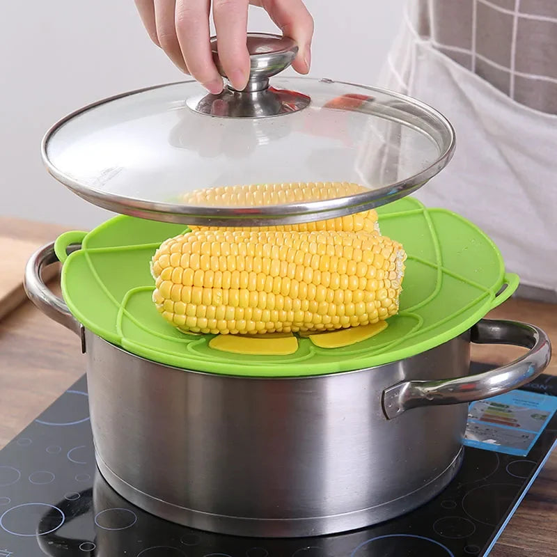 26CM Silicone Spill Stopper Lid – Heat-Resistant Cover for Pots and Pans, Multi-Purpose Microwave-Safe Kitchen Tool