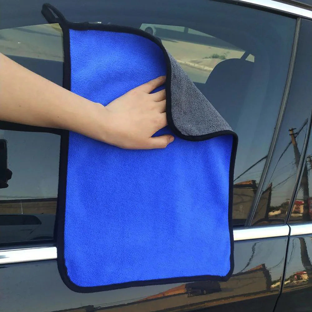 Quick-dry microfiber car towel, 30x40cm, soft and highly absorbent cleaning cloth, perfect for auto detailing and car care.