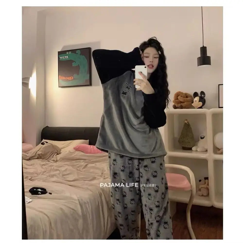 Y2K Hello Kitty Winter Flannel Pajama Set for Women – Cozy Cartoon Loungewear, Loose Fit, Warm Homewear Suit