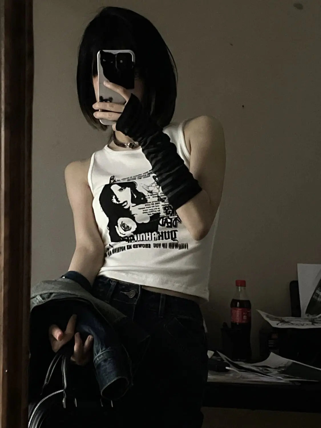 Y2K-Inspired Grunge Ribbed Knit Crop Tank Top for Women – Sleeveless, Sexy Streetwear Aesthetic from the 2000s