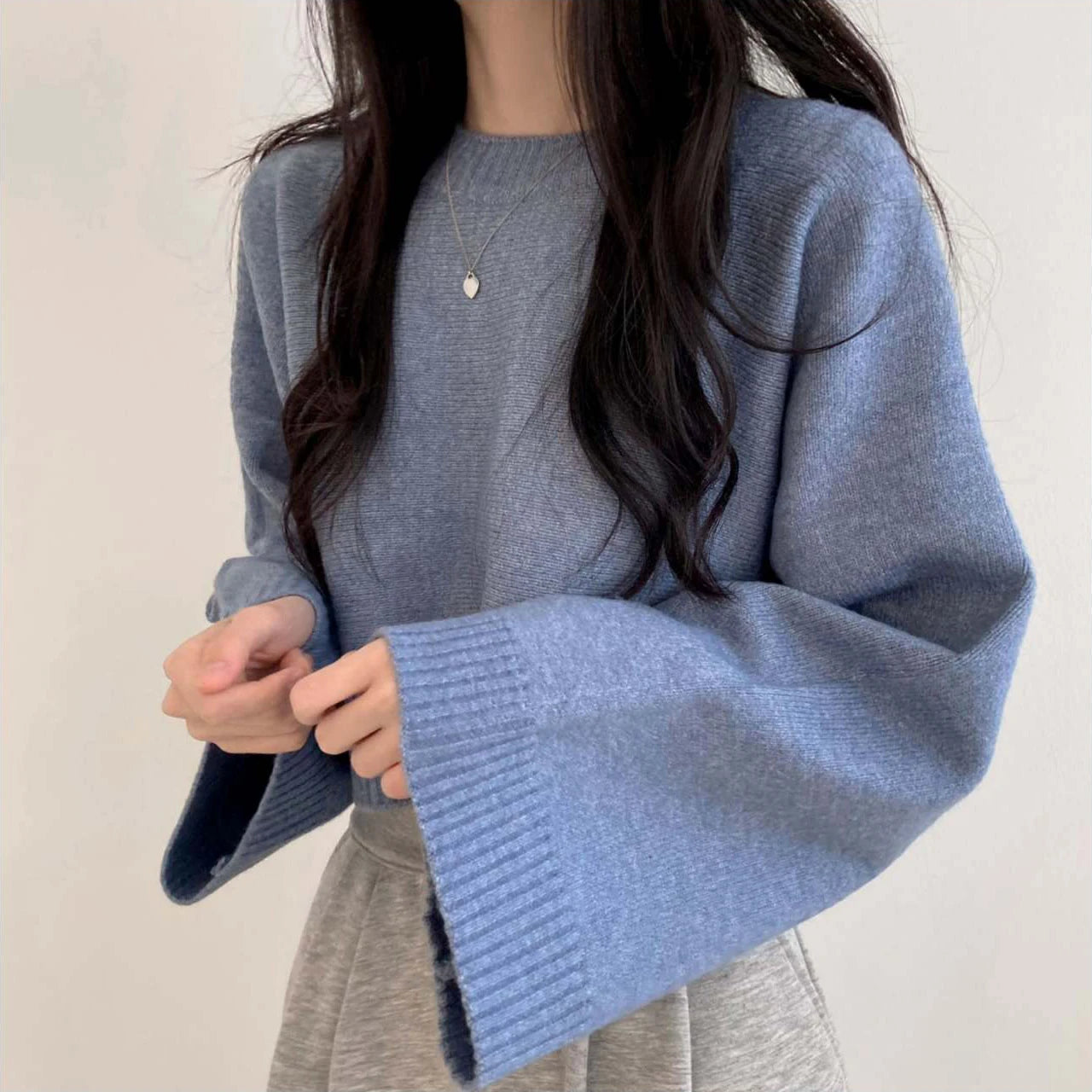 Chic Loose Women's Knit Sweater – Cozy Long Sleeve Round Neck Pullover for Autumn & Winter