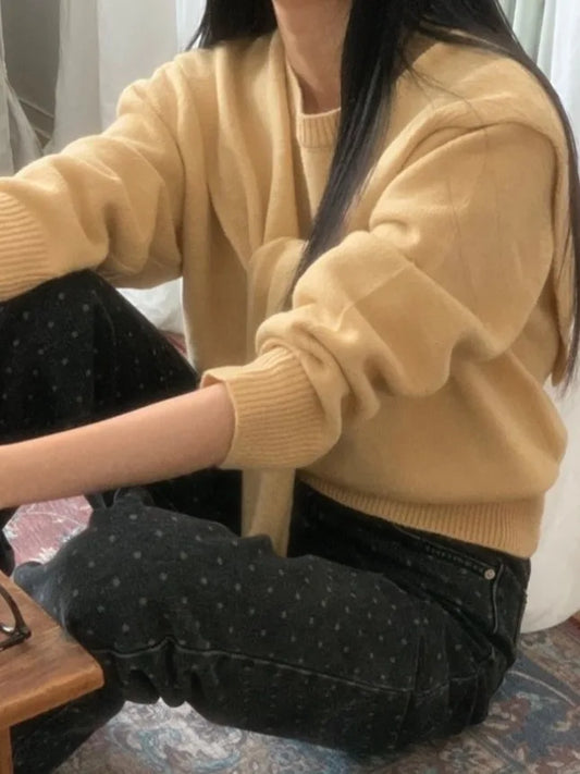 Vintage-Inspired Colorblock Knit Two-Piece Set – Cozy Long Sleeve Sweater & Skirt Outfit for Autumn Commuting