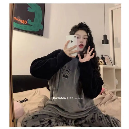 Y2K Hello Kitty Winter Flannel Pajama Set for Women – Cozy Cartoon Loungewear, Loose Fit, Warm Homewear Suit