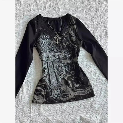 Vintage Gothic Graphic Tee for Women – Y2K Aesthetic Black Punk V-Neck T-shirt, Retro Grunge Harajuku Style