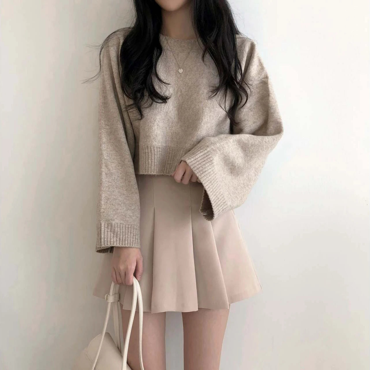 Chic Loose Women's Knit Sweater – Cozy Long Sleeve Round Neck Pullover for Autumn & Winter