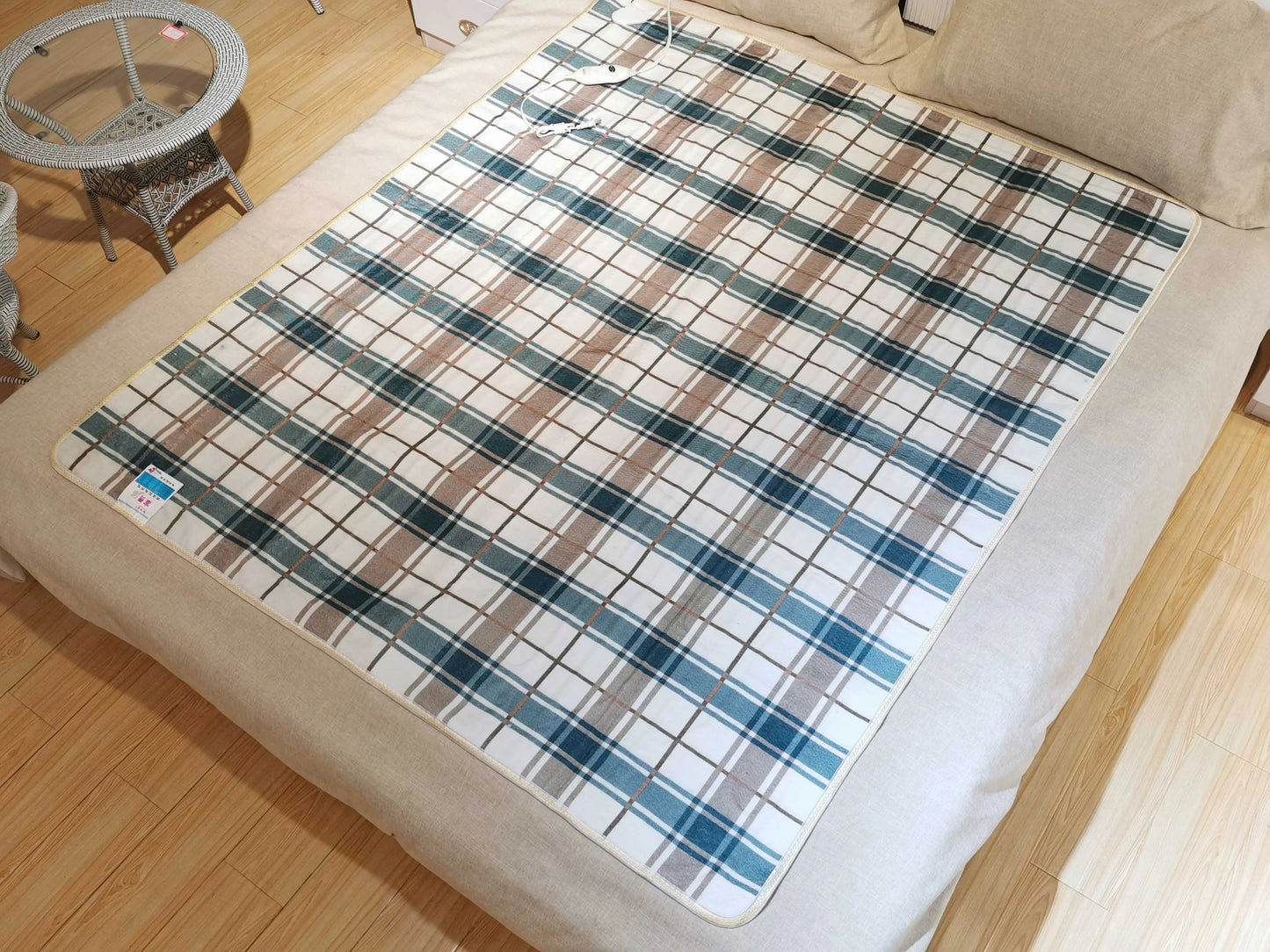 Thickened Electric Heating Blanket with Automatic Protection – 110/220V Body Warmer Mat for Winter Comfort